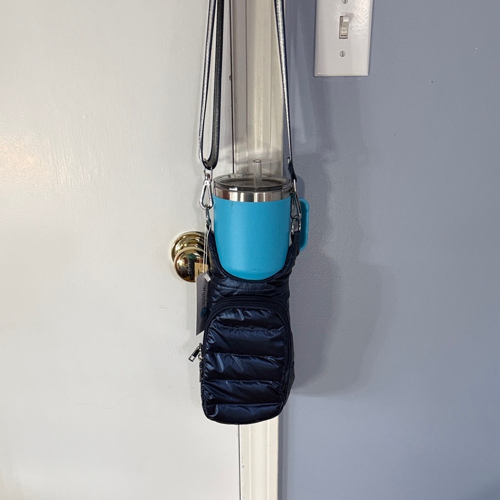 Great gift idea!!!!
Wanderfull Navy and Gray Insulated Carrier